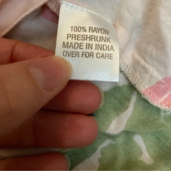 PLUM PRETTY SUGAR • Women’s Rayon Floral Printed Pink Robe Size Small - Picture 7 of 7